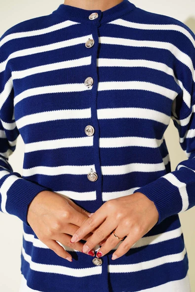 Çizgili Düğme Detaylı Kısa Triko Hırka Lacivert - Resim 4