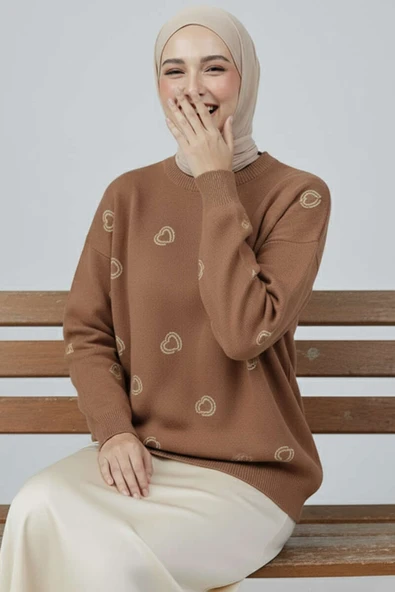 Kalp Nakışlı Triko Kazak Vizon ürün görseli