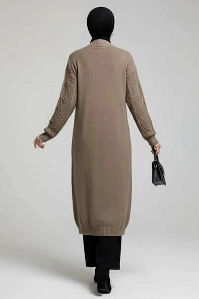 Örgü Kabartma Desenli Uzun Triko Hırka Vizon - Resim 3