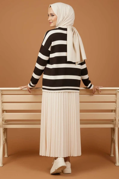 Yatay Çizgi Detaylı Kısa Triko Kazak Kahve - Resim 3