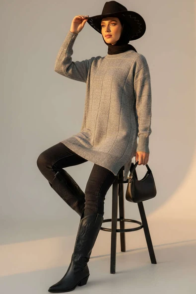 Kare Kabartmalı Yumoş Triko Tunik Gri - Resim 2