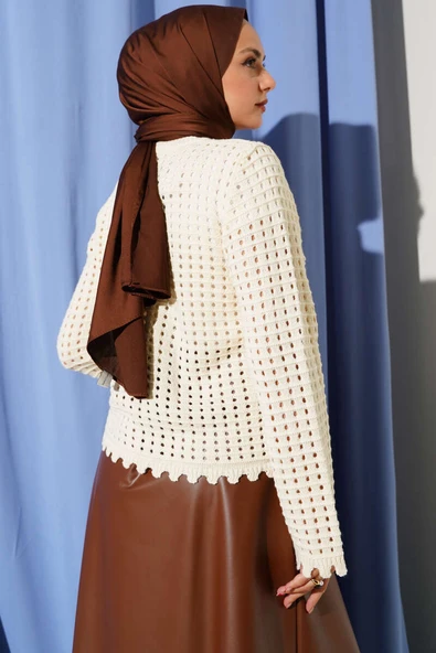 Mini Çiçek Nakışlı Kısa Triko Hırka Bej - Resim 3