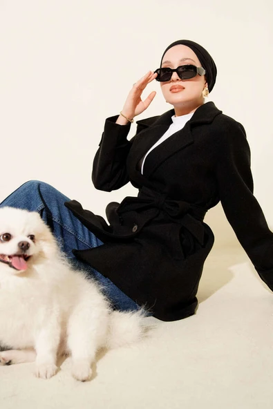 Kuşaklı Kruvaze Yaka Kısa Kaşe Kaban Siyah ürün görseli 1