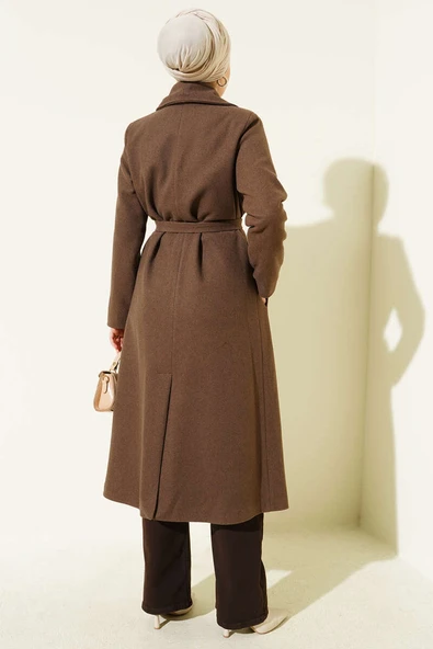 Kruvaze Yaka Kuşaklı Astarlı Kaban Kahve - Resim 3