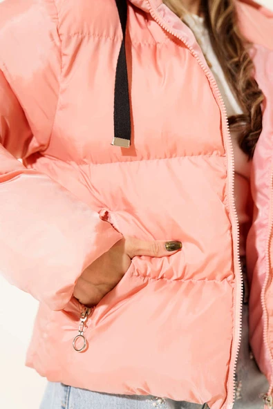 Kapşonlu Kısa Şişme Mont Pudra - Resim 4