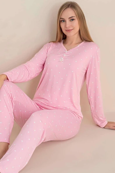 Üç Düğmeli Puantiyeli Pijama Takımı Pembe ürün görseli