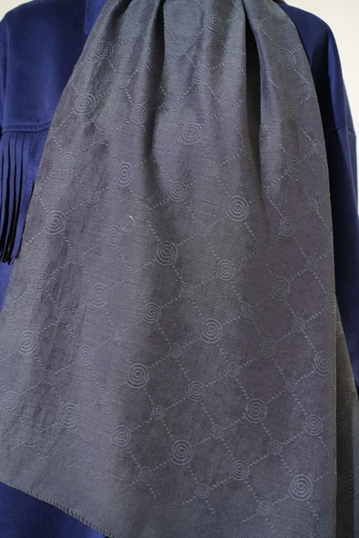 Desenli Monogram Şal Füme - Resim 4