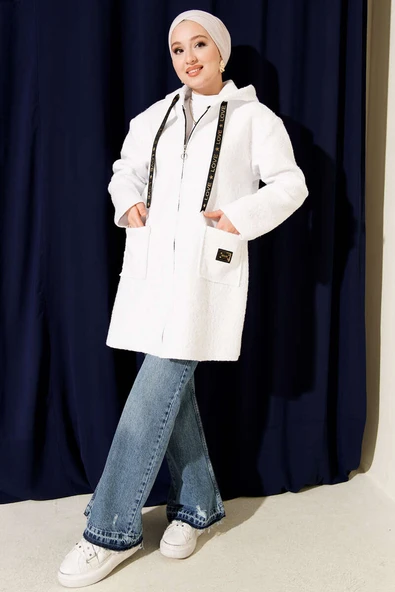 Fermuarlı Cep Armalı Buklet Kaban Beyaz - Resim 2