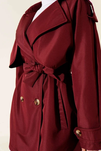 Pelerinli Dört Düğmeli Kısa Trençkot Bordo - Resim 4