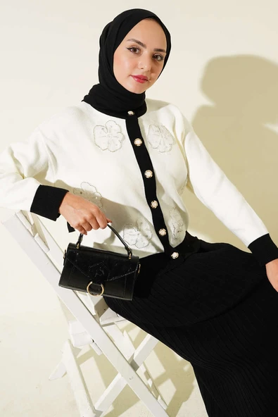 Çiçek Desenli Etekli Triko İkili Takım Siyah ürün görseli 1