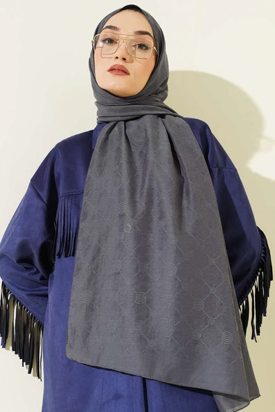 Desenli Monogram Şal Füme ürün görseli 1