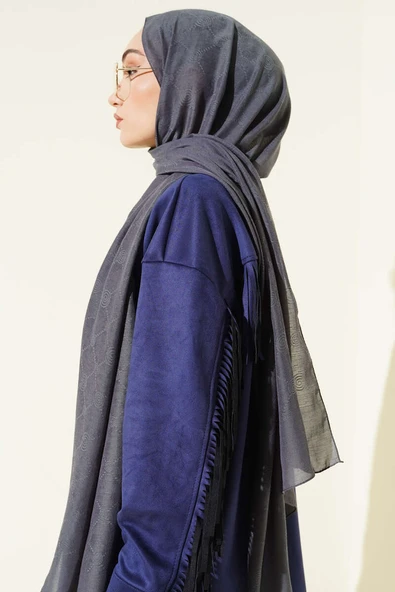 Desenli Monogram Şal Füme - Resim 3