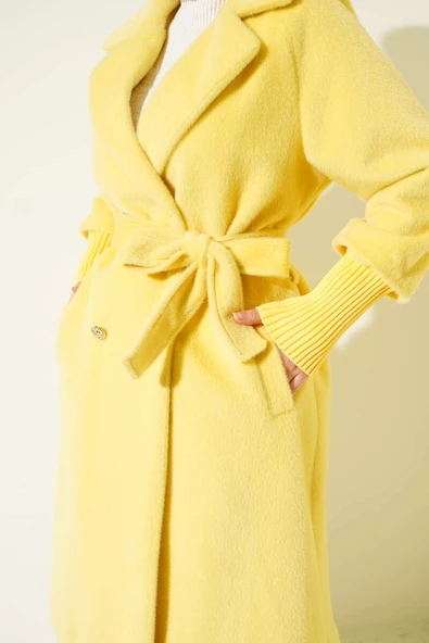 Kol Ribanalı Kuşaklı Tay Tüyü Kaban Sarı - Resim 4