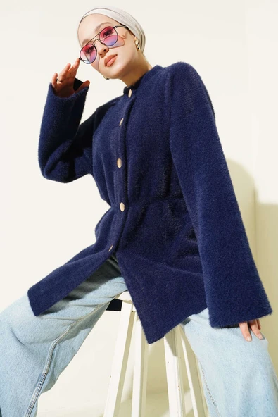 Gold Düğmeli Sakallı Triko Hırka Lacivert ürün görseli