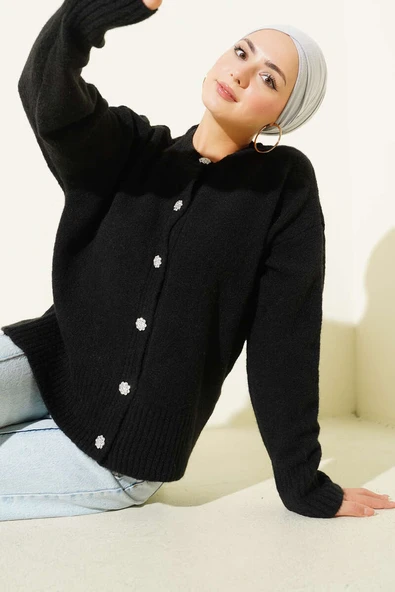 Taş Düğmeli Yumoş Triko Kısa Hırka Siyah ürün görseli