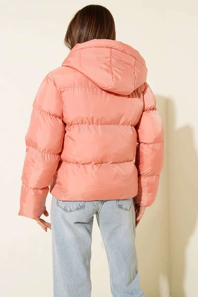 Kapşonlu Kısa Şişme Mont Pudra - Resim 3