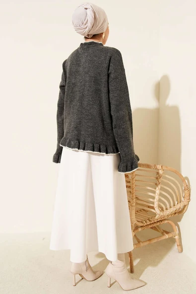 Fırfırlı İnci Düğmeli Triko Hırka Füme - Resim 3