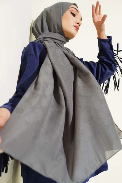 Desenli Monogram Şal Gri ürün görseli 1