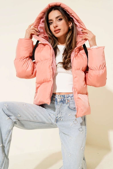 Kapşonlu Kısa Şişme Mont Pudra ürün görseli 1