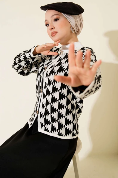 Desenli Düğmeli Triko Hırka Beyaz ürün görseli