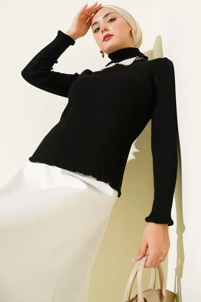 Balıkçı Yaka Fırfırlı Triko Kazak Siyah ürün görseli