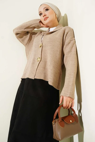 Çift Gold Düğmeli Kısa Triko Hırka Bej ürün görseli