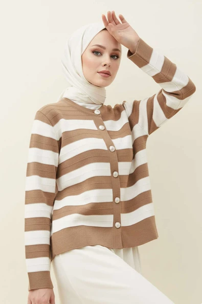 Gold Düğmeli Triko Kısa Hırka Vizon ürün görseli