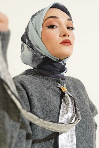 Şerit Geçişli Desen Detaylı Eşarp Antrasit ürün görseli 1