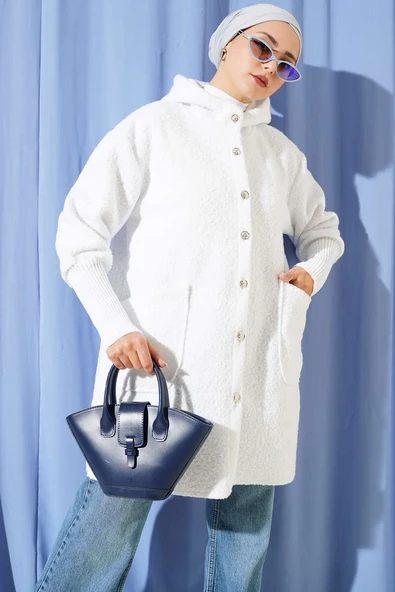 Kol Ribanalı Kapüşonlu Buklet Kap Ekru ürün görseli 1