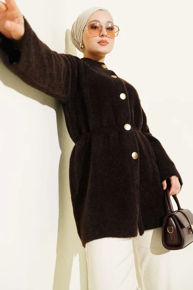 Gold Düğmeli Sakallı Triko Hırka Kahve ürün görseli