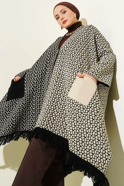 Cepli Desenli Püsküllü Triko Panço Taş ürün görseli 1