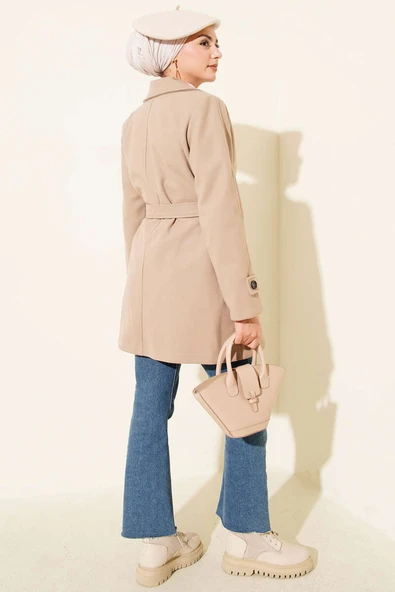Kruvaze Yaka Kuşak Detaylı Kısa Kaşe Kaban Bej - Resim 3