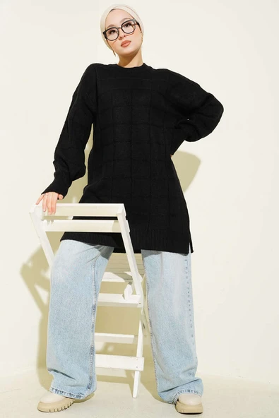 Kare Desenli Yumoş Triko Tunik Siyah - Resim 2