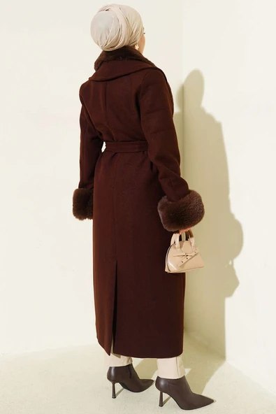 Yaka ve Bilek Kürklü Kaşe Kaban Kahve - Resim 3