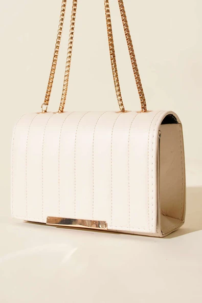 Zincir Askılı Dikdörtgen Çanta Krem ürün görseli