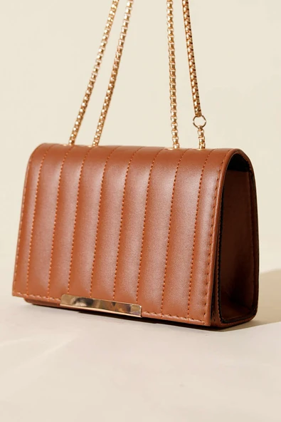 Zincir Askılı Dikdörtgen Çanta Taba ürün görseli 1