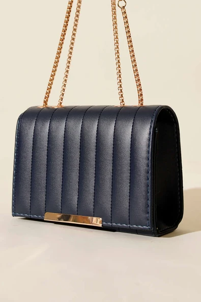 Zincir Askılı Dikdörtgen Çanta Lacivert ürün görseli 1