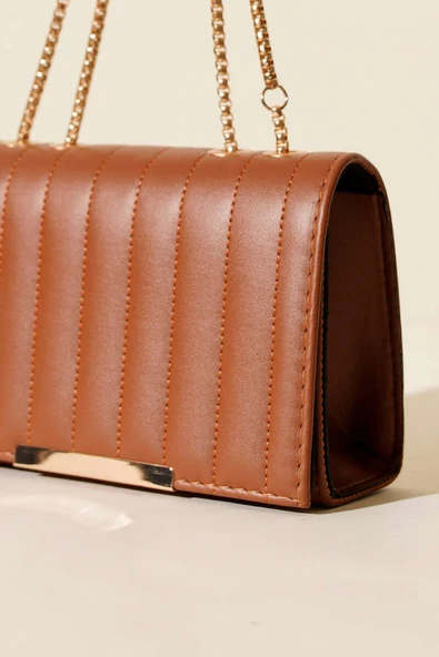 Zincir Askılı Dikdörtgen Çanta Taba - Resim 3