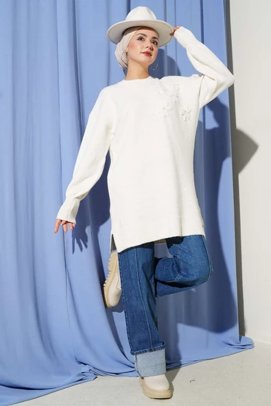 Yaka Çiçekli Yumoş Triko Tunik Ekru - Resim 2