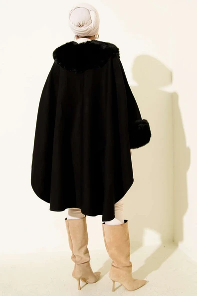 Yaka ve Kol Kürk Detaylı Panço Siyah - Resim 3