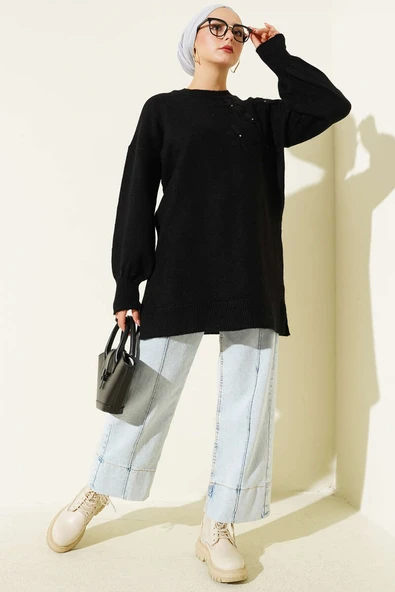 Yaka Çiçekli Yumoş Triko Tunik Siyah - Resim 2