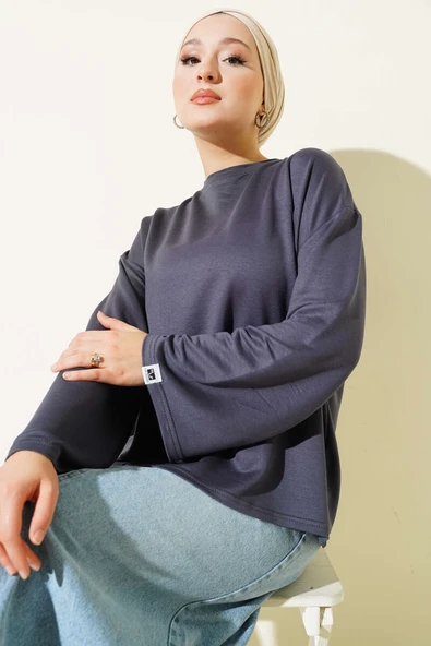 Loyşa Bilek Armalı Basic Bluz Füme ürün görseli