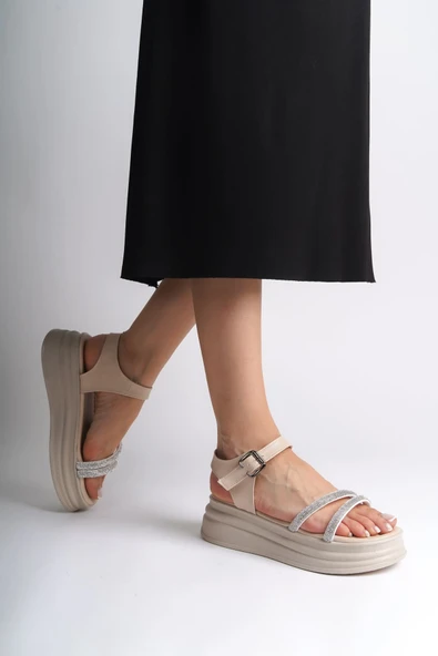 ZLOHE Kalın Tokalı Taşlı Şeritli Ortopedik Taban Kadın Sandalet  CKT - Krem ürün görseli