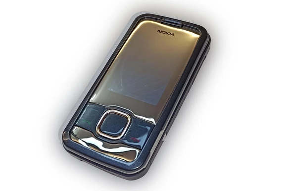 Nokia 7610s Supernova Telefon Kapağı - Resim 3