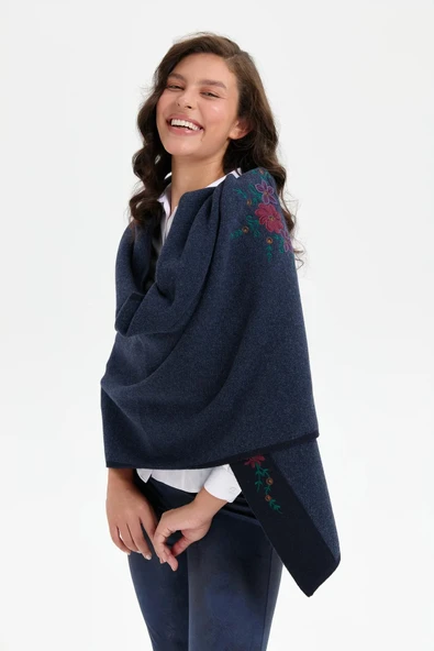 24055 DESEN TRİKO İKİ KENARI BORDÜRLÜ ÜÇ ÇİÇEKLİ MAKİNE NAKIŞ İŞLEMELİ ŞAL - Resim 6