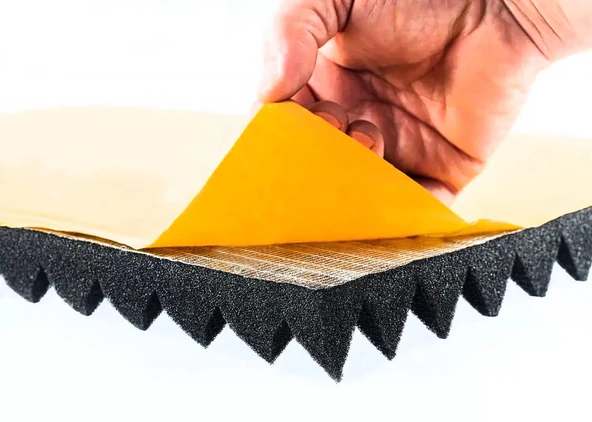 Ses Yalıtımı Akustik Piramit Süngeri Kendinden Yapışkanlı 40mm 50x50 Ses Yalıtımı ürün görseli