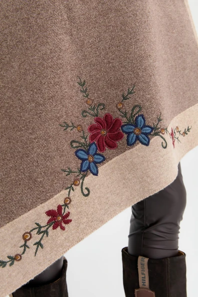 24055 DESEN TRİKO İKİ KENARI BORDÜRLÜ ÜÇ ÇİÇEKLİ MAKİNE NAKIŞ İŞLEMELİ ŞAL - Resim 7