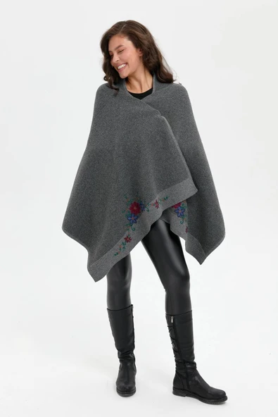 24055 DESEN TRİKO İKİ KENARI BORDÜRLÜ ÜÇ ÇİÇEKLİ MAKİNE NAKIŞ İŞLEMELİ ŞAL ürün görseli