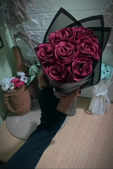 KIRMIZI SİMLİ EL YAPIMI GÜL BUKETİ ürün görseli