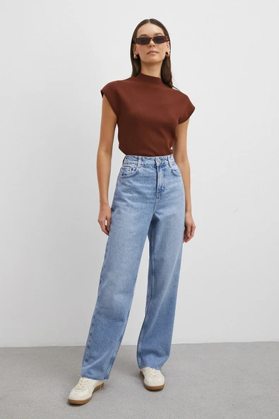 Yüksek Bel Beş Cepli Kesik Paça Jean Mavi ürün görseli 1